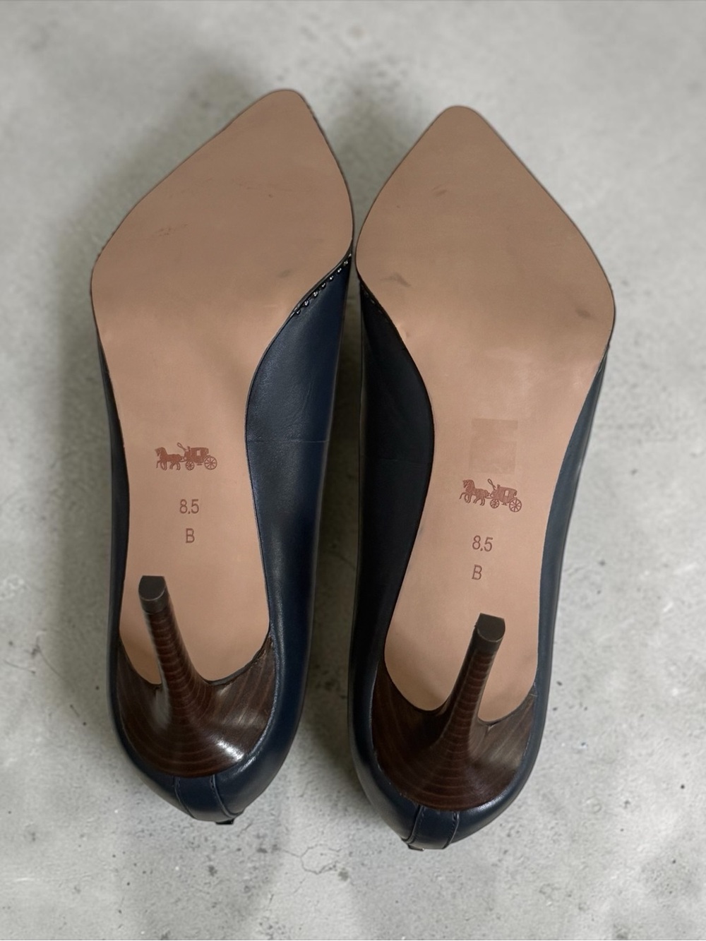 COACH Waverly Navy Leather Pointed-Toe Pumps w Ball Chain Trim! Size 8.5 EUC!! - Picture 12 of 15